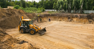 Разработка котлована Нурлат стоимость за от 577 руб. м3 - заказать работы по копке и рытью котлованов | траншей